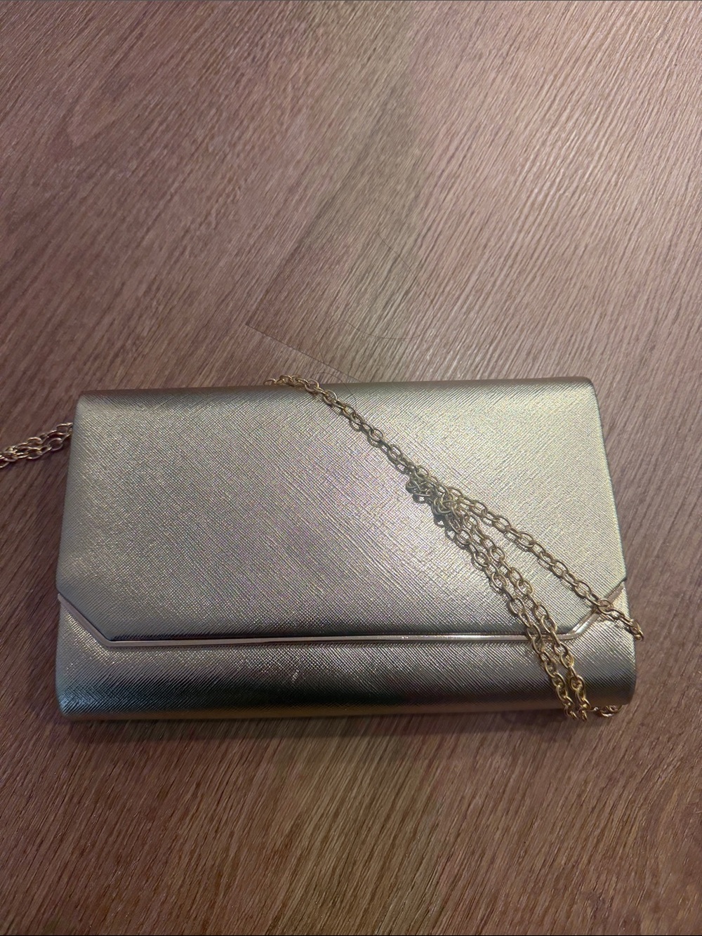 Elegant Gold Evening Clutch with Chain Strap